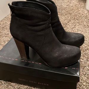 Shoes By Steve Madden Black boots Size 9